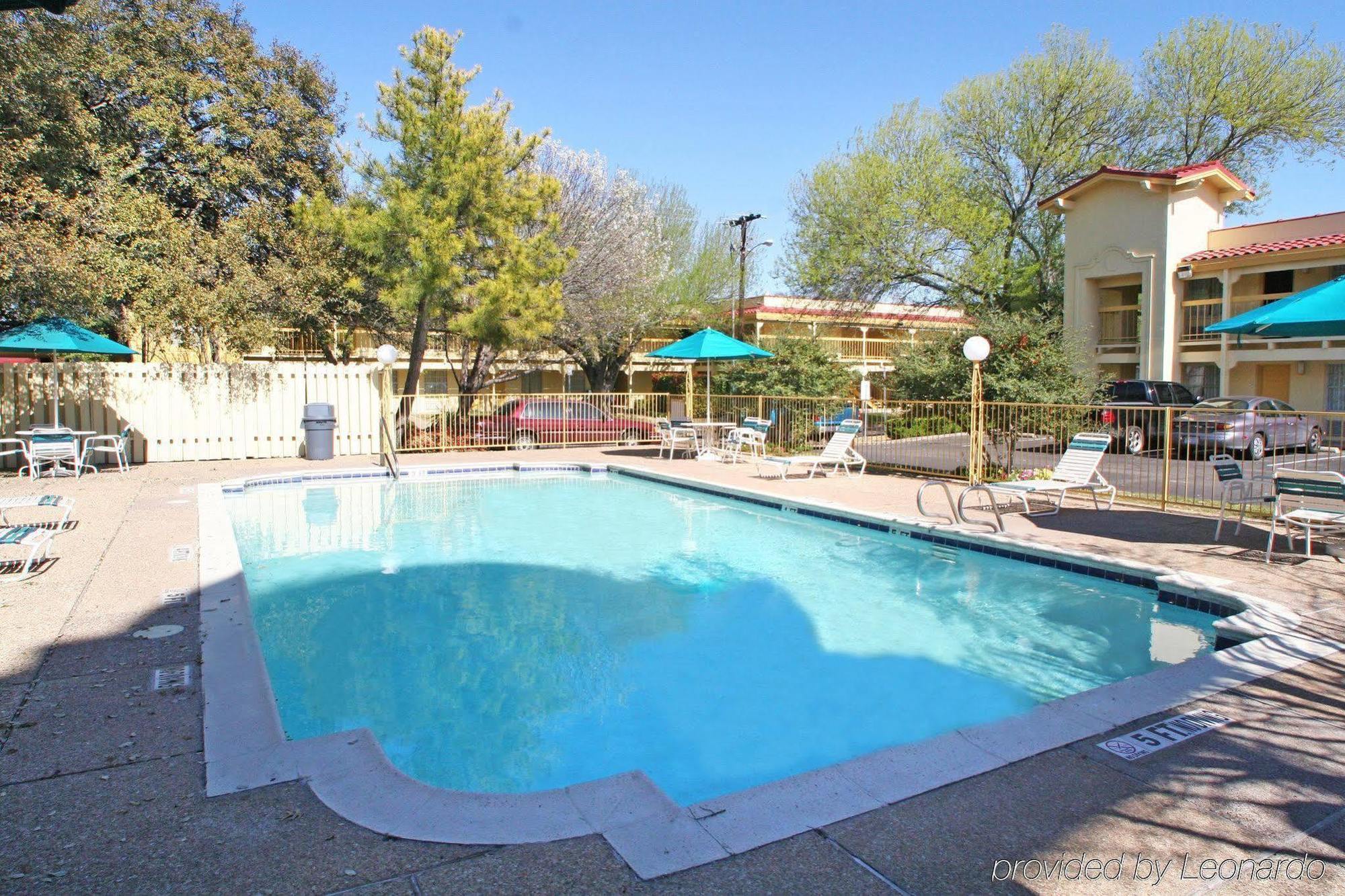 La Quinta Inn Waco University Exterior photo
